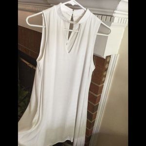 Womens White dressy/casual tunic top for any occasion.